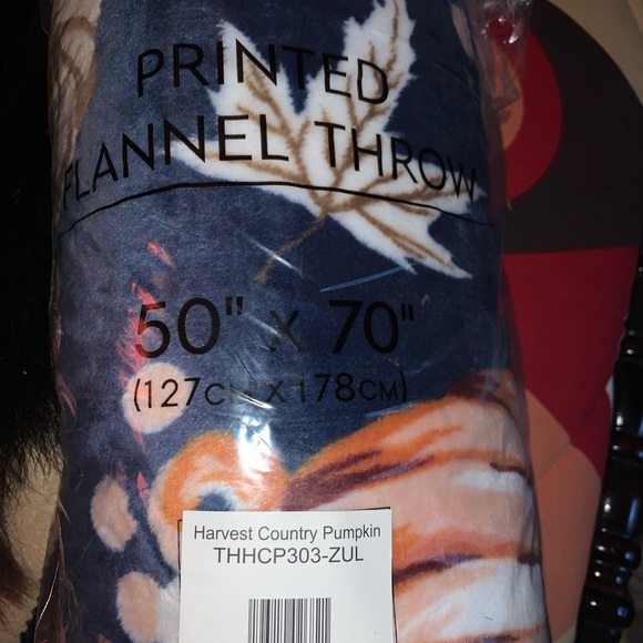 New fall flannel Blanket - Picture 2 of 2